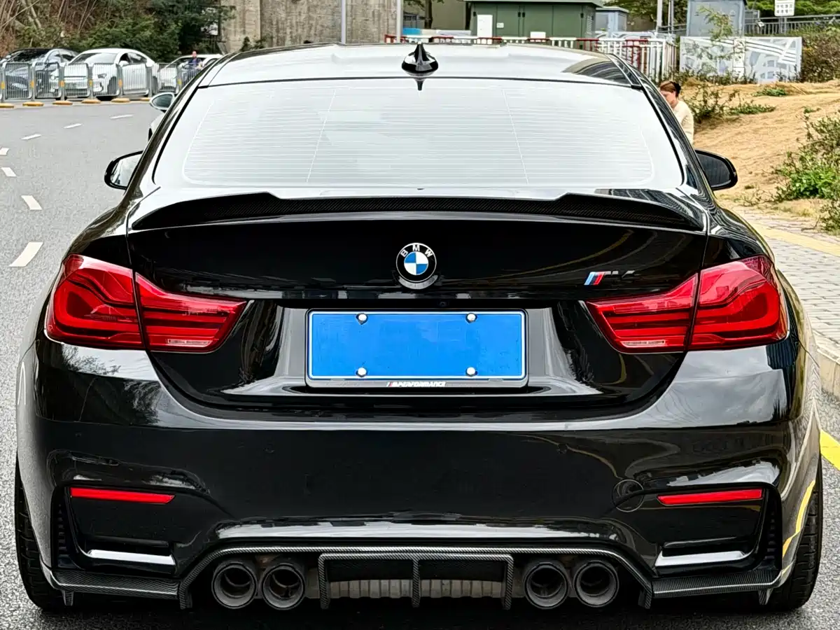 BMW M4 2019 M4 Coupe Shadow Edition фото 6