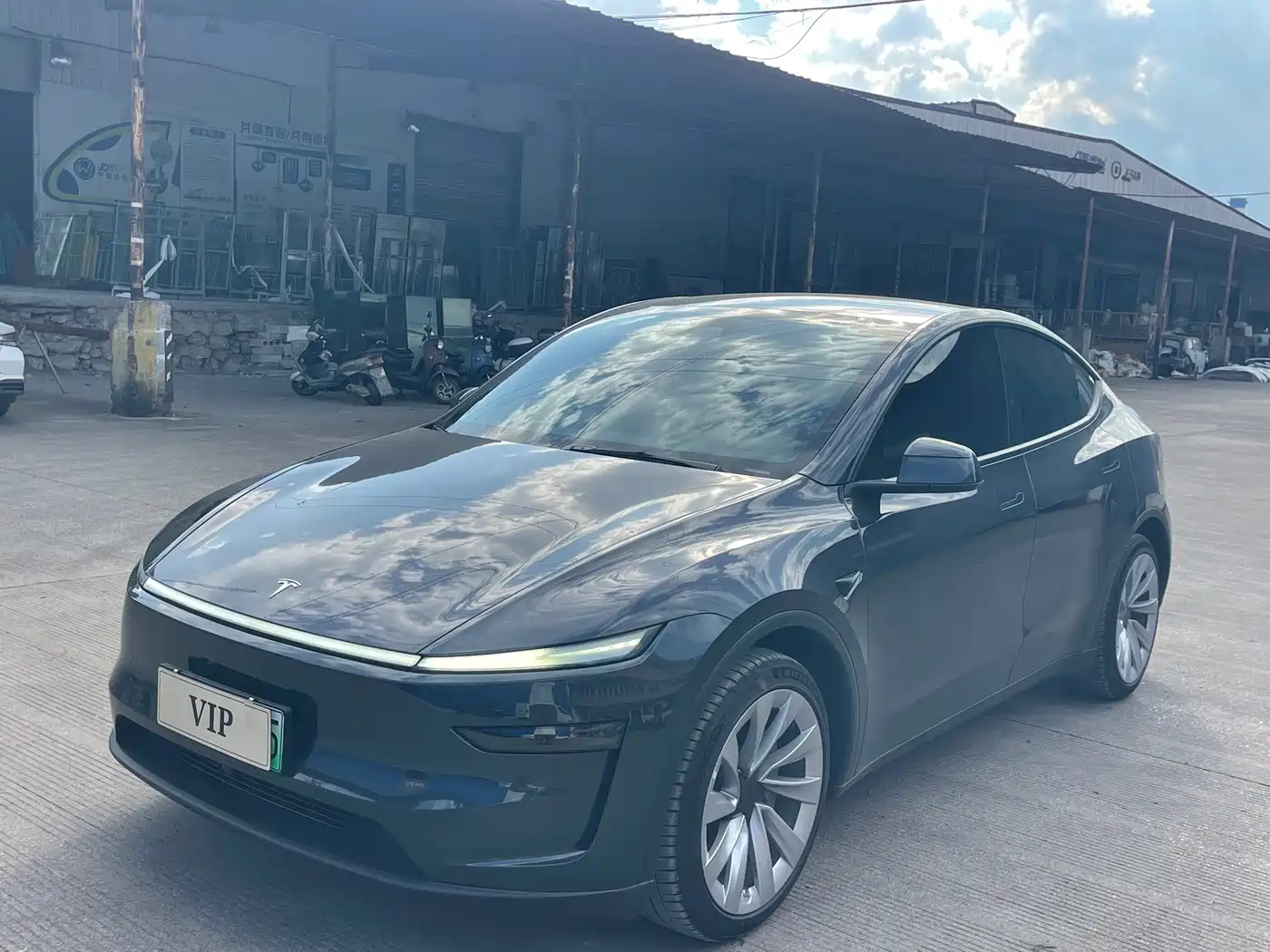Tesla Model Y 2026 2026 Long Range Rear-Wheel Drive