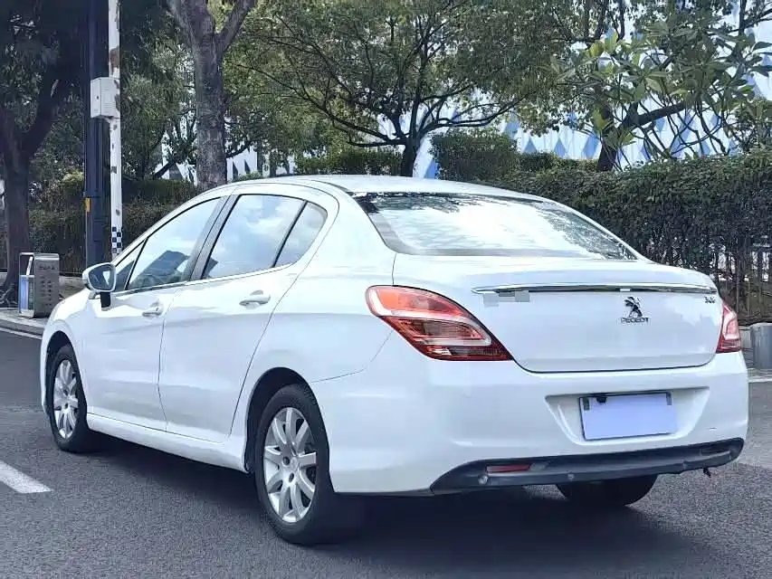 Peugeot 308 2013 Model 1.6L Automatic Superior Style фото 5