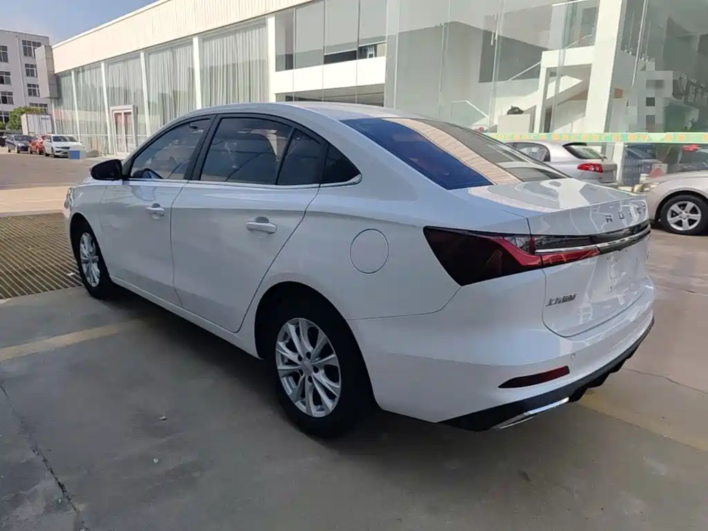 Roewe i5 2025 2023 1.5L CVT Luxury Edition