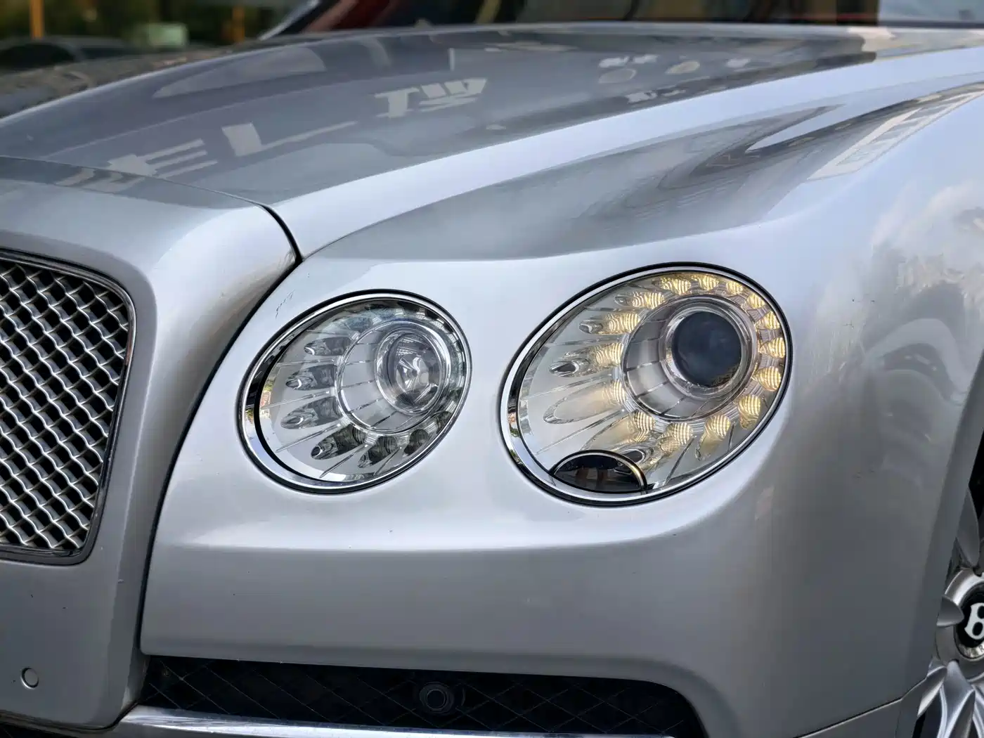 Фото 4 - Bentley Flying Spur