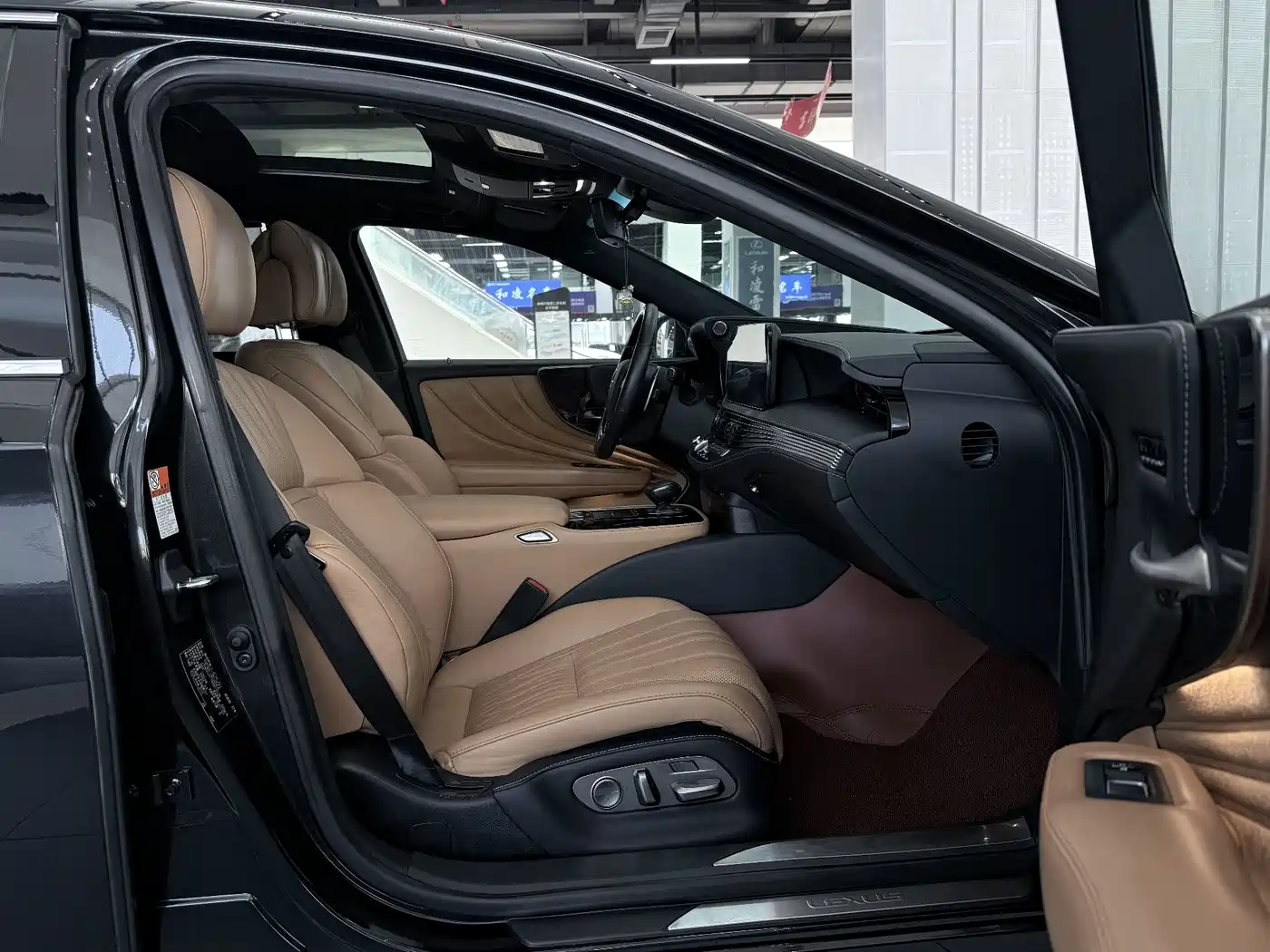 Lexus LS 2021 2021 500h Luxury Edition