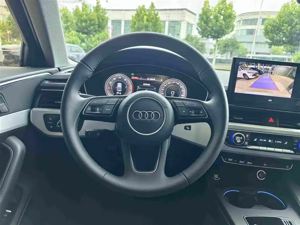 Audi A4L 2025 2025 2 Million Celebration Edition 40 TFSI Fashion Dynamic