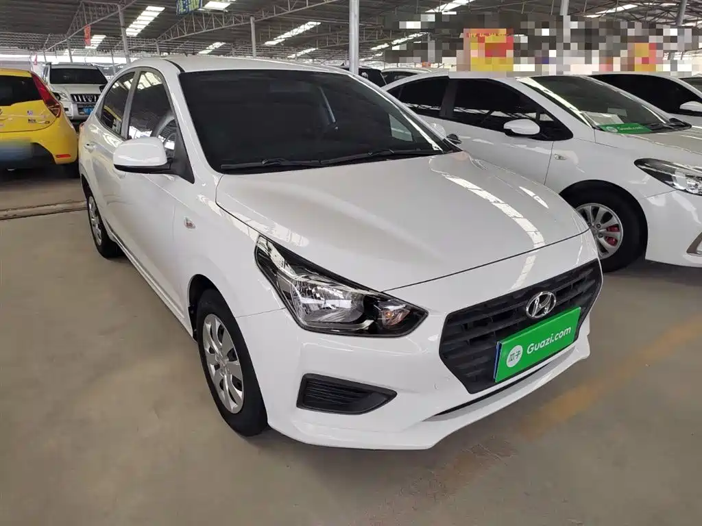 Hyundai Verna 2020 1.4L Manual GL Renewal Edition фото 4