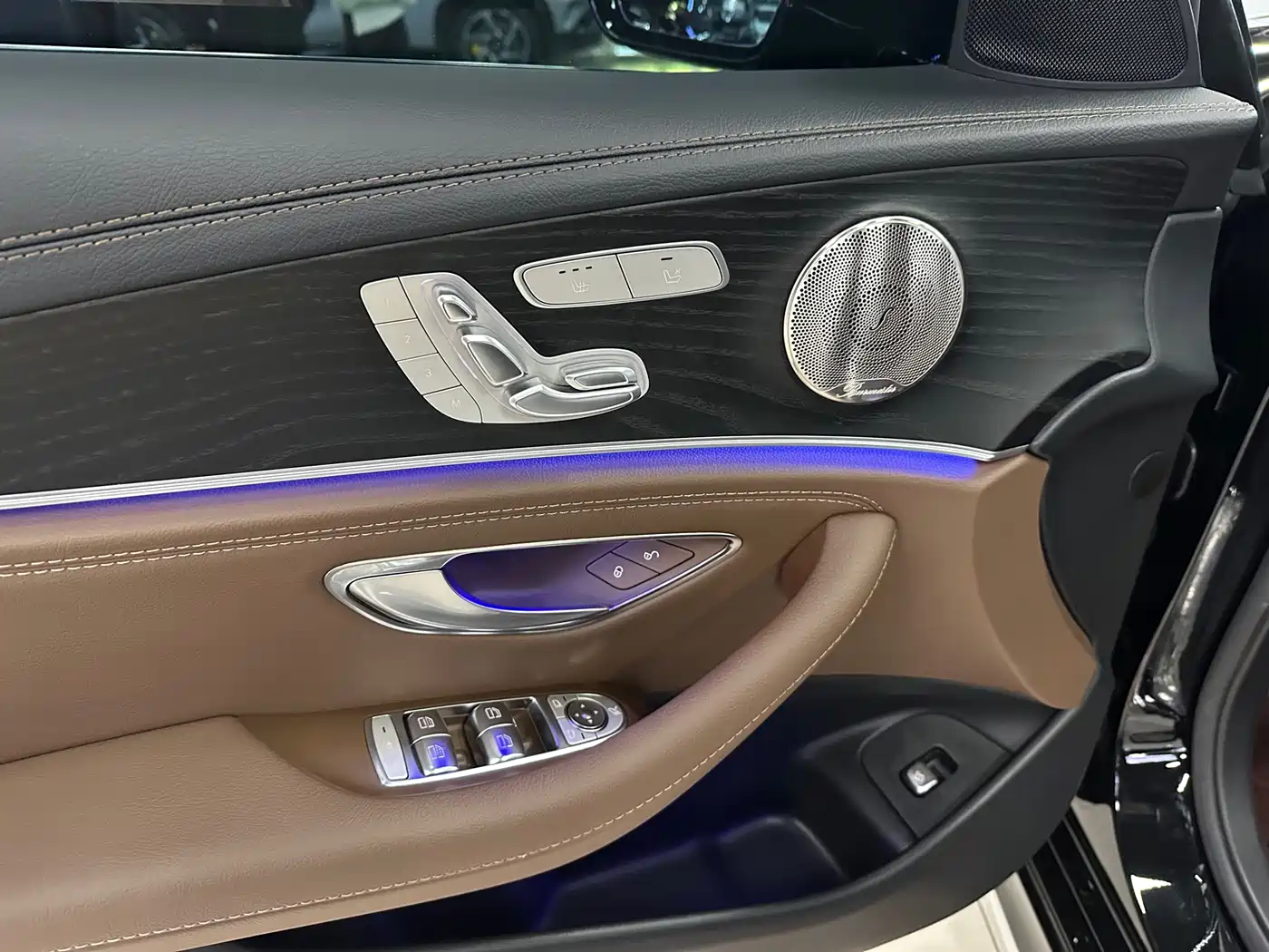 Mercedes-Benz E-Class 2023 E 300 L Sport Luxury фото 8