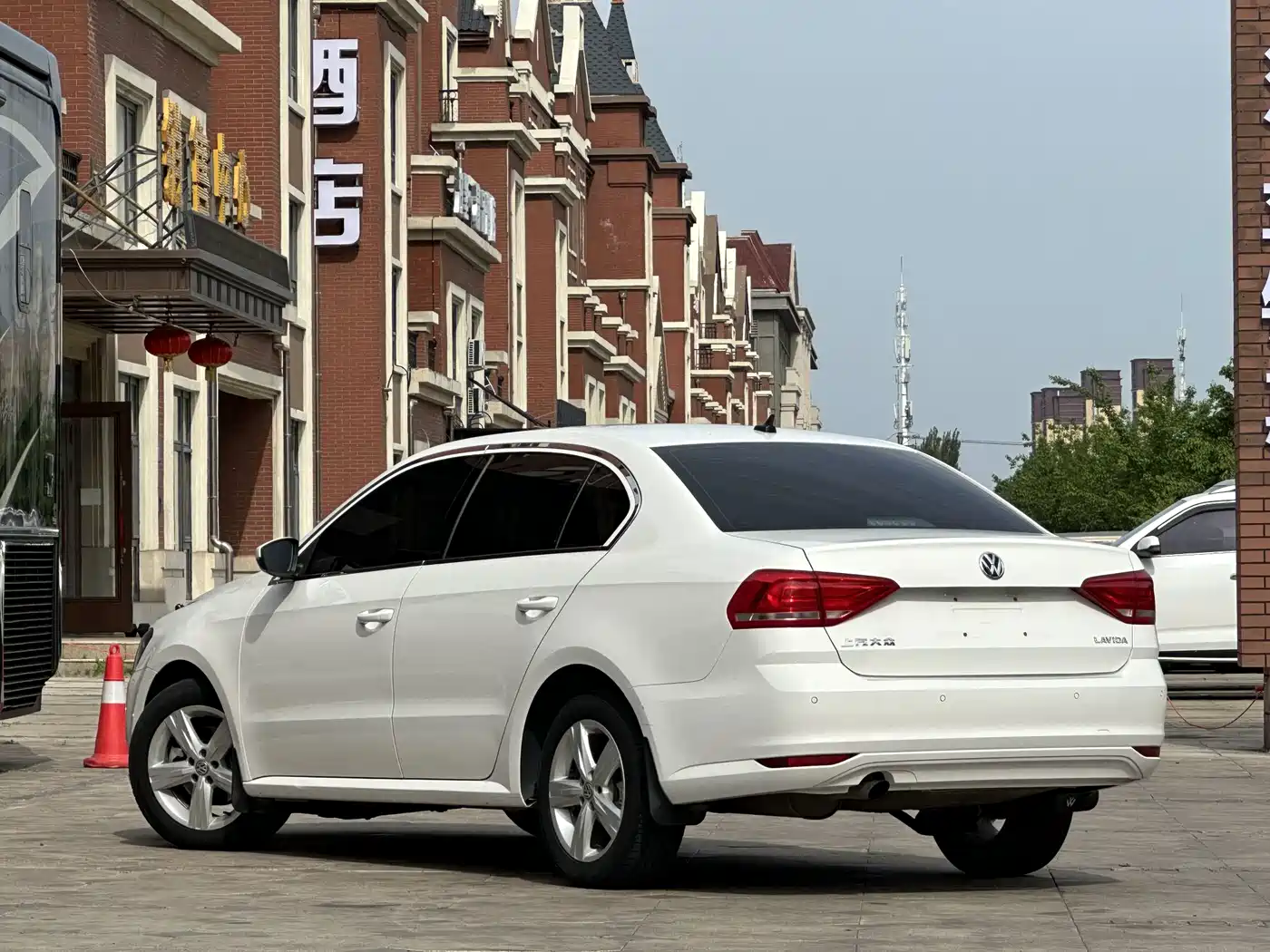 Volkswagen Lavida 2017 1.6L Automatic Trend Edition фото 4