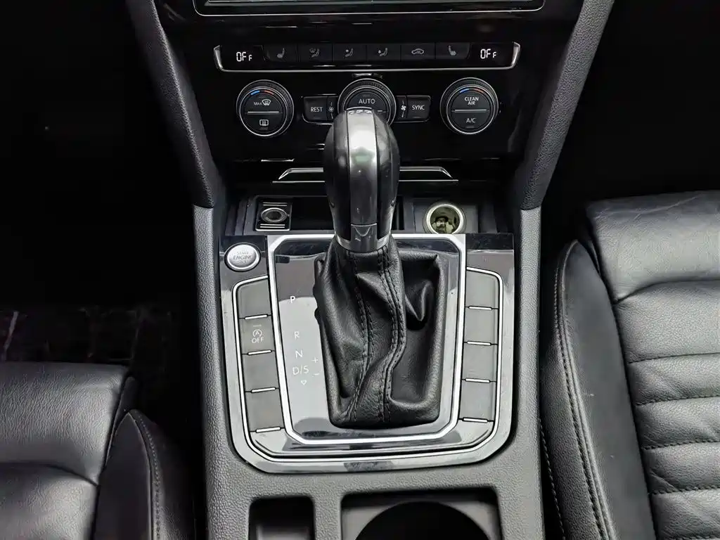 Volkswagen Magotan 2019 330TSI DSG Luxury China V фото 13