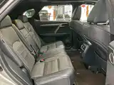 Фото 29 - Lexus RX