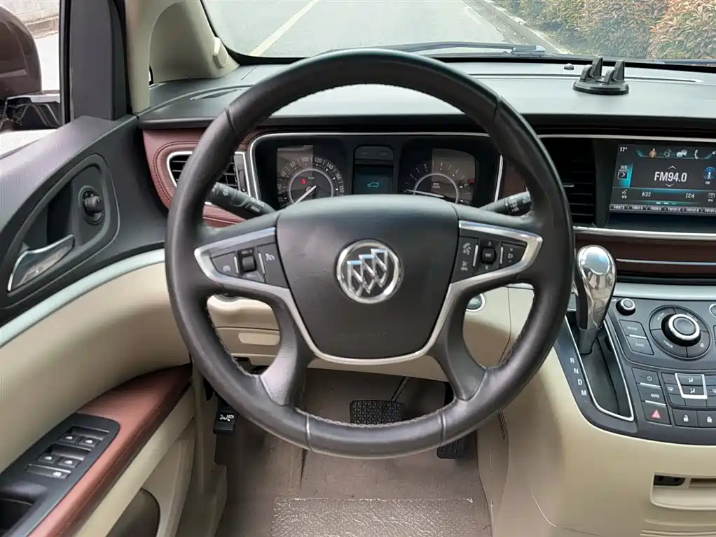 Buick GL8 2018 28T Luxury Model China VI фото 4