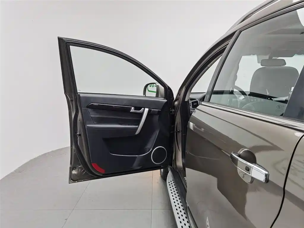 Chevrolet Captiva 2017 2.4L 4WD Flagship Edition 7-Seater фото 8