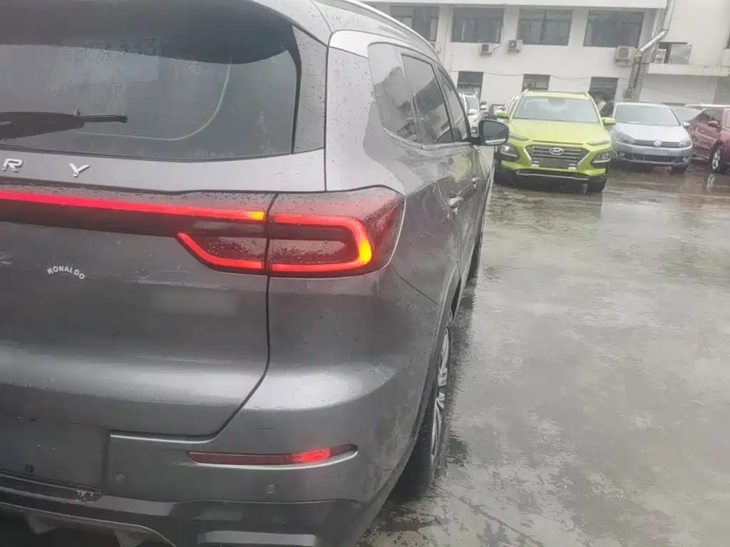 Фото 8 - Chery Tiggo 8
