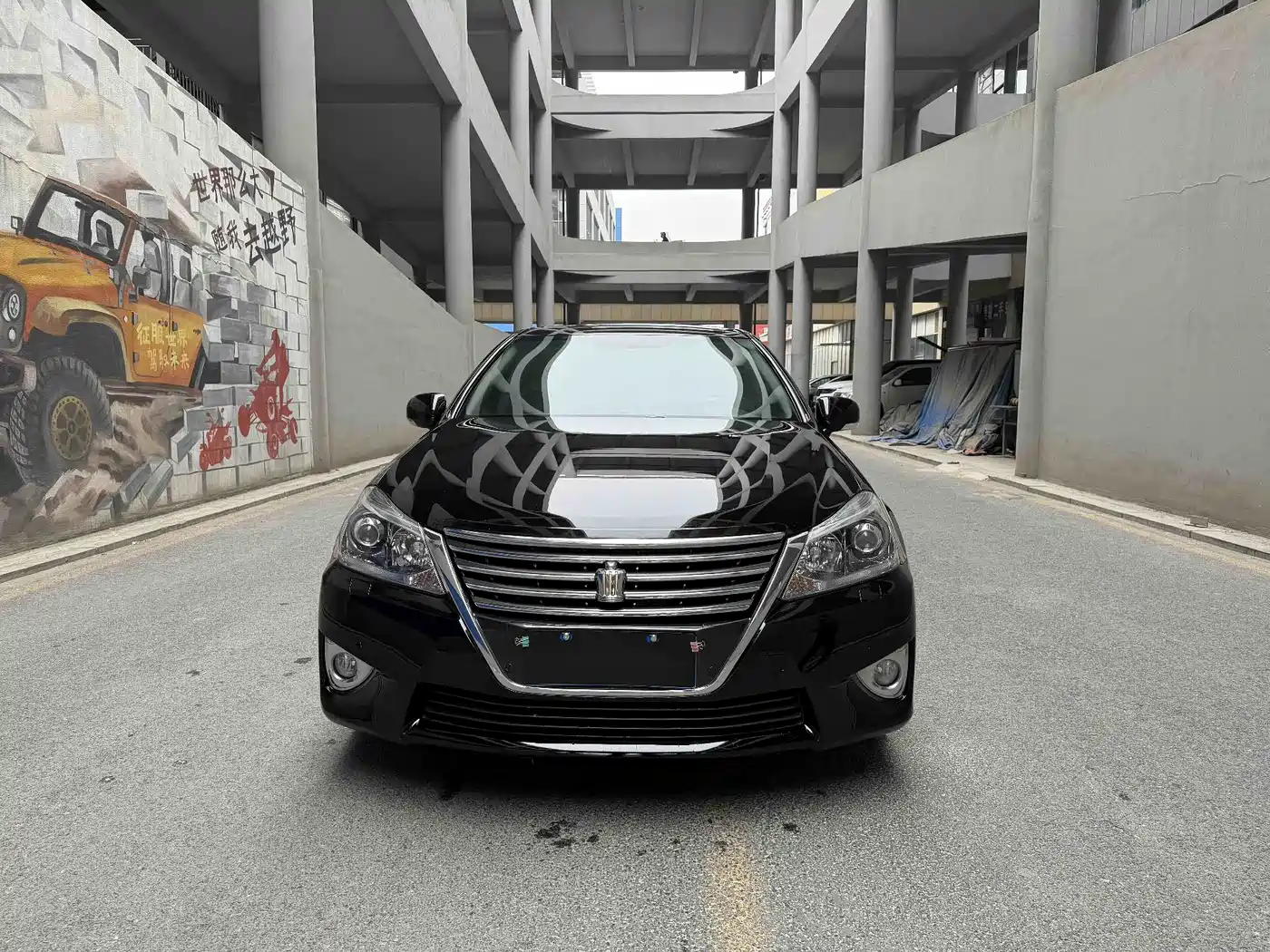 Toyota Crown 2012 2.5L Royal Leather Edition фото 2