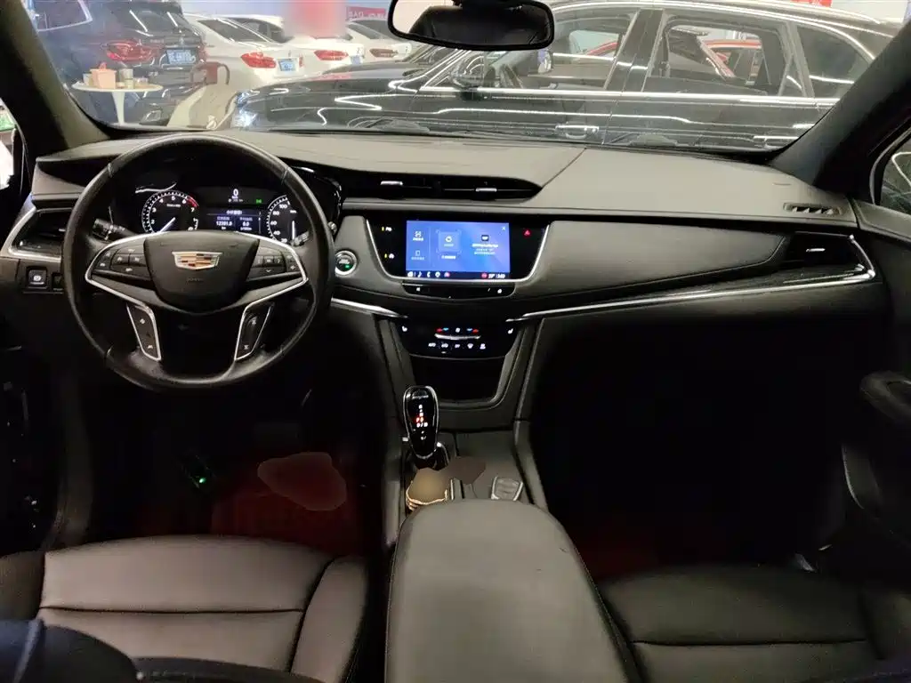 CADILLAC XT5