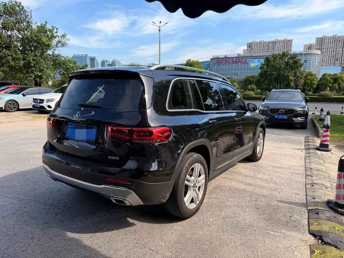 Фото 10 - Mercedes-Benz GLB