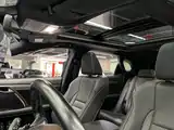 Фото 33 - Lexus RX