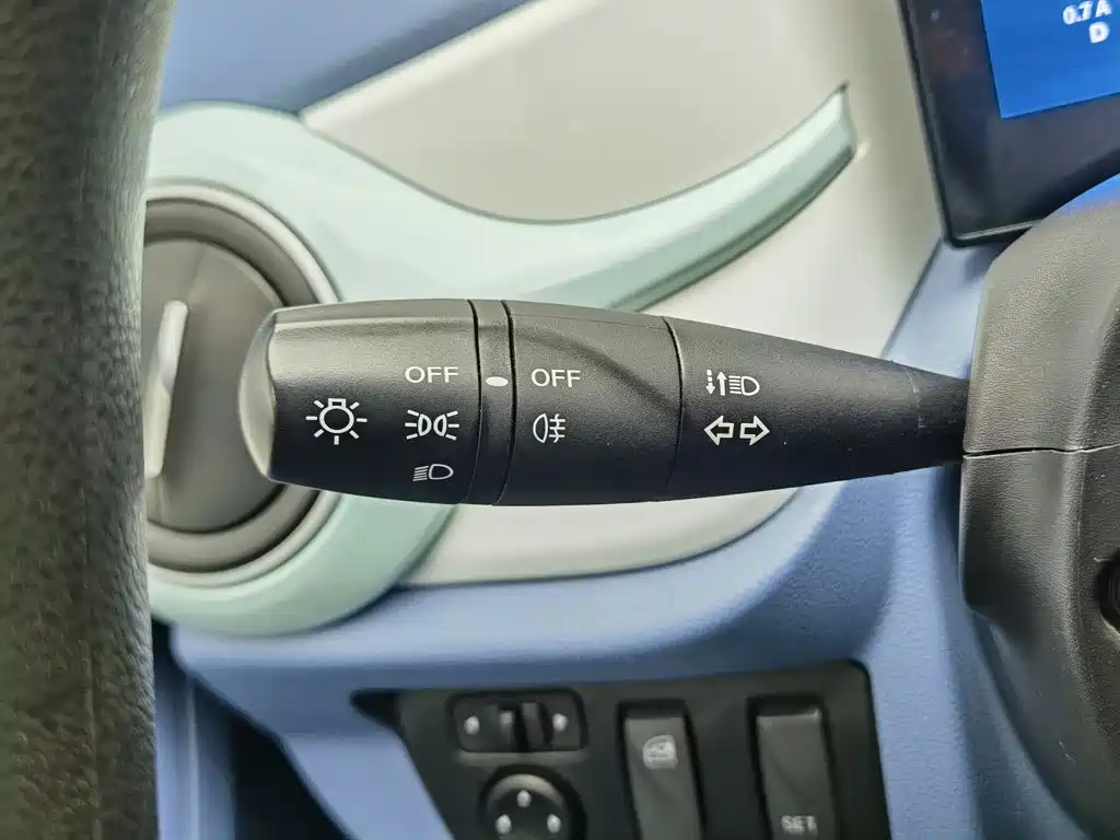 Dongfeng Yipai Nano BOX 2023 2022 Facelift Breeze Edition 201KM Standard