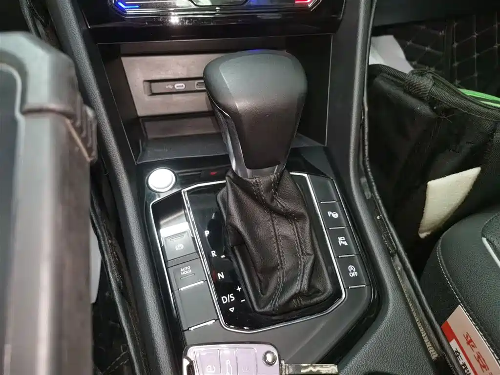 Volkswagen Tiguan L 2022 330TSI Auto 2WD R-Line Premium Edition фото 14