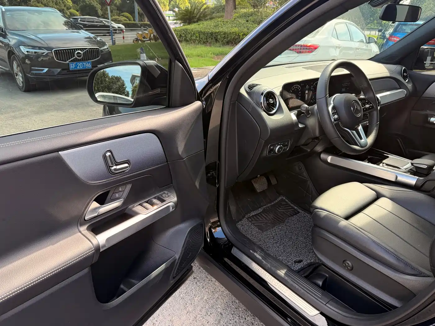 Фото 6 - Mercedes-Benz GLB