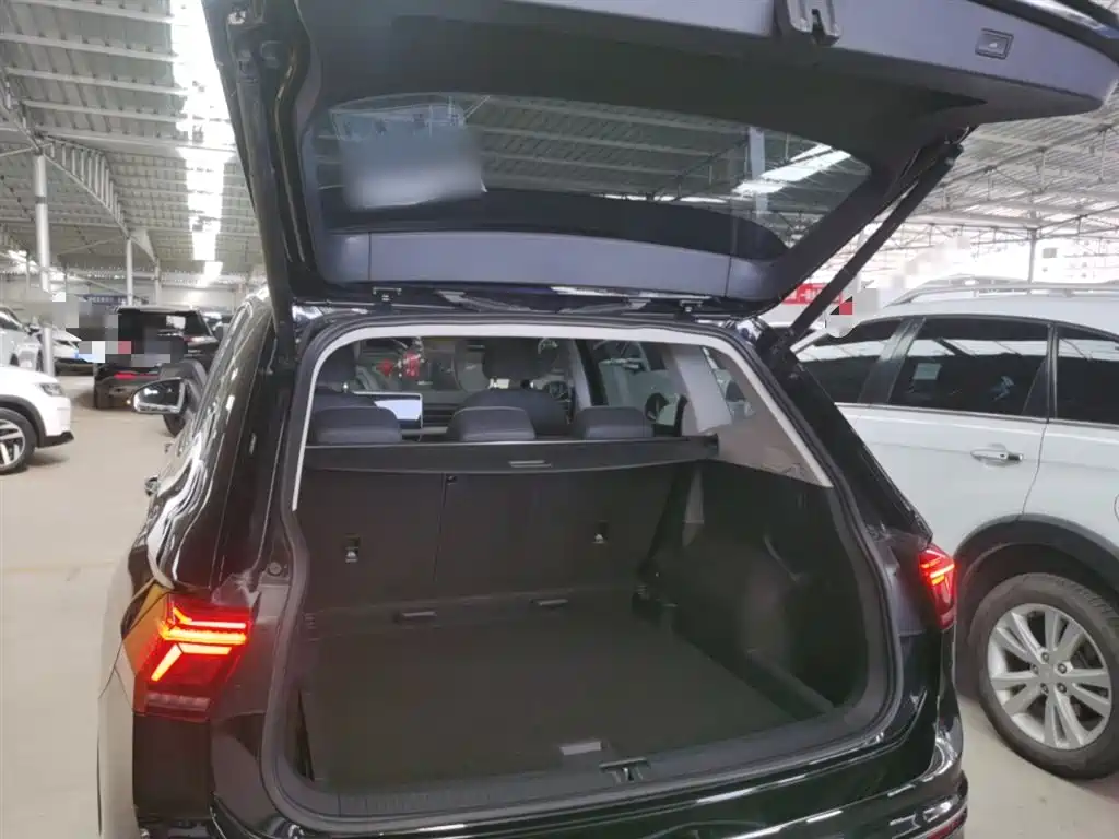 Volkswagen Tiguan L 2022 330TSI Auto 2WD R-Line Premium Edition фото 19