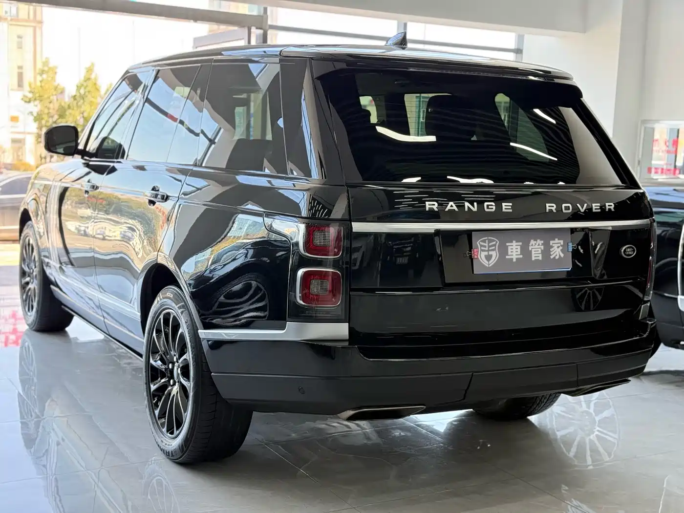 Land Rover Range Rover 2019 3.0 SCV6 Heritage Edition фото 18