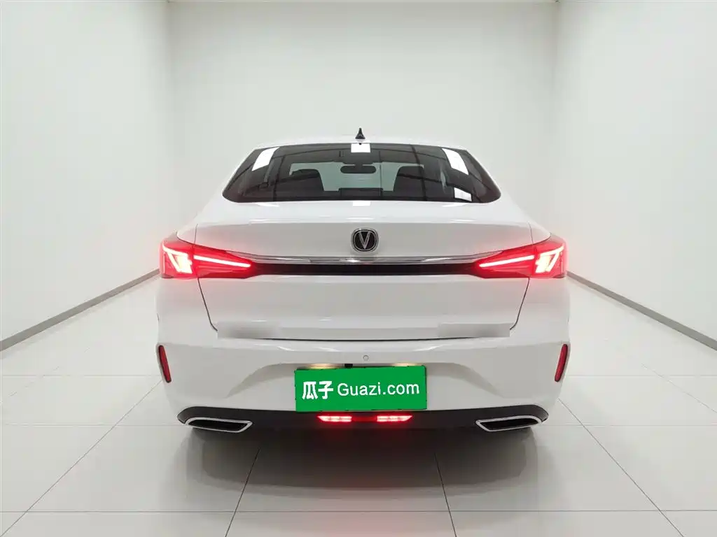 Фото 6 - Changan Eado