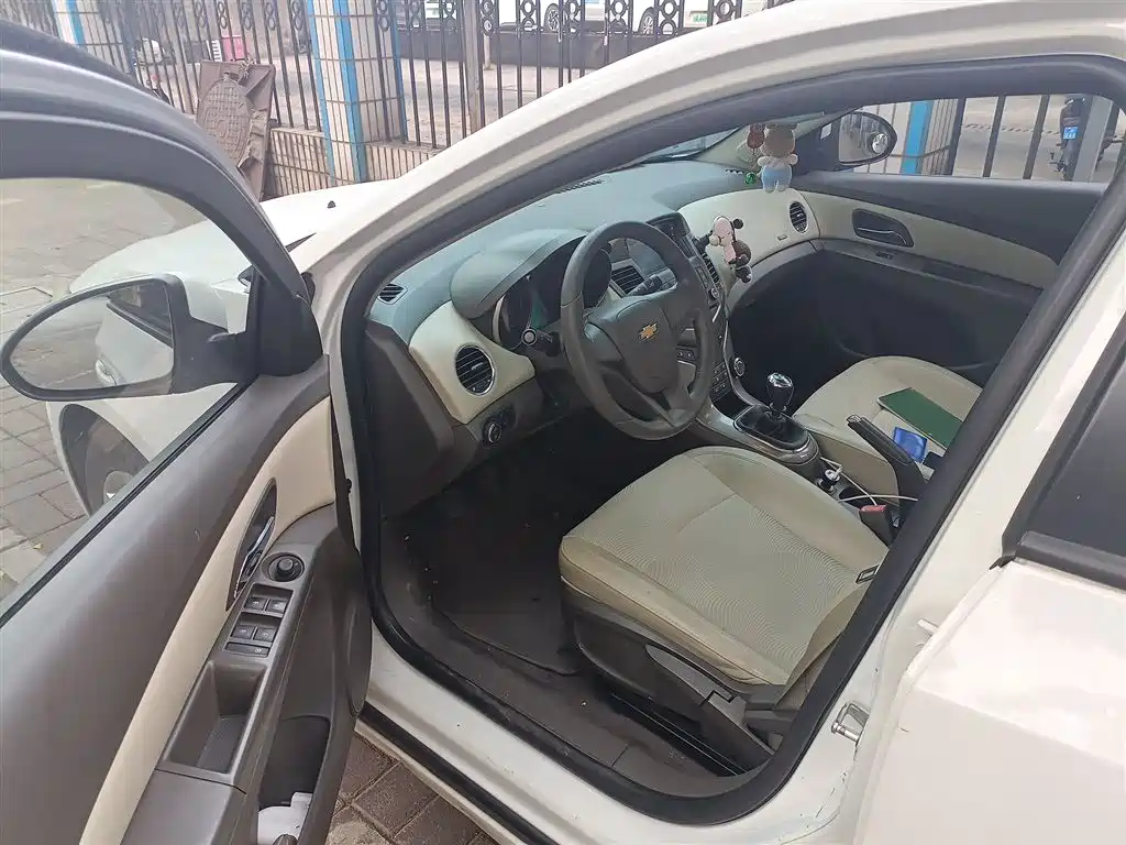 Chevrolet Cruze 2015 1.5L Classic SE MT фото 14