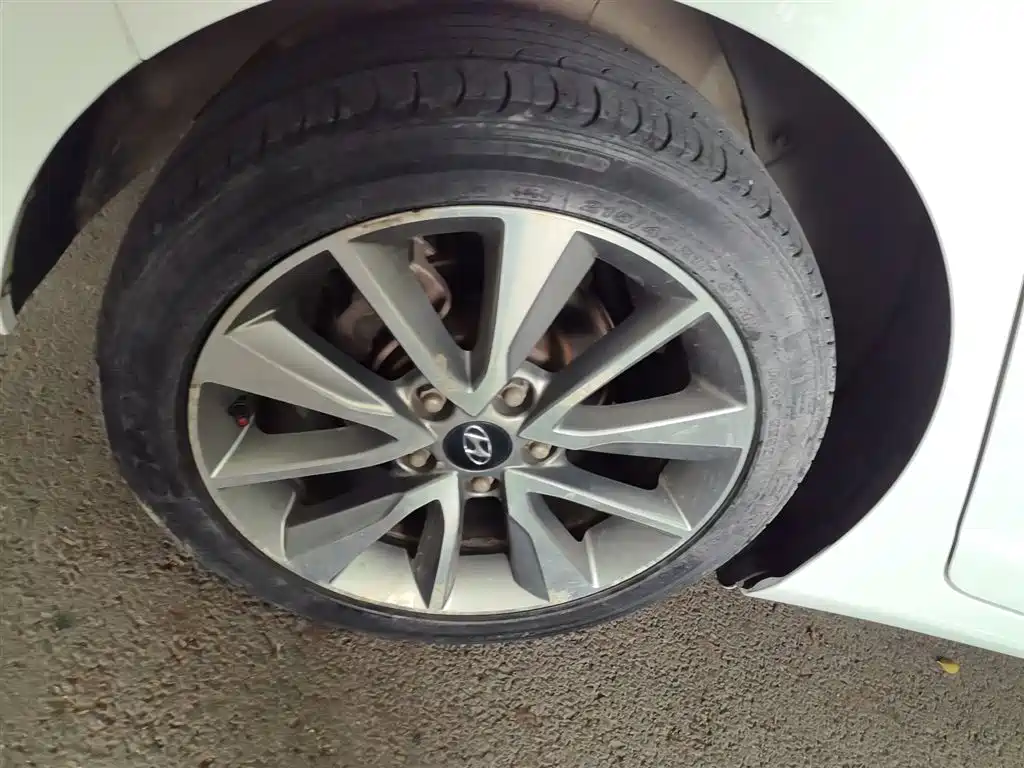 Hyundai Langdong 2015 1.6L Auto Premium фото 22