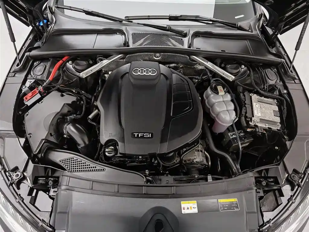 Audi A4L 2020 40 TFSI Fashion Dynamic Edition фото 6