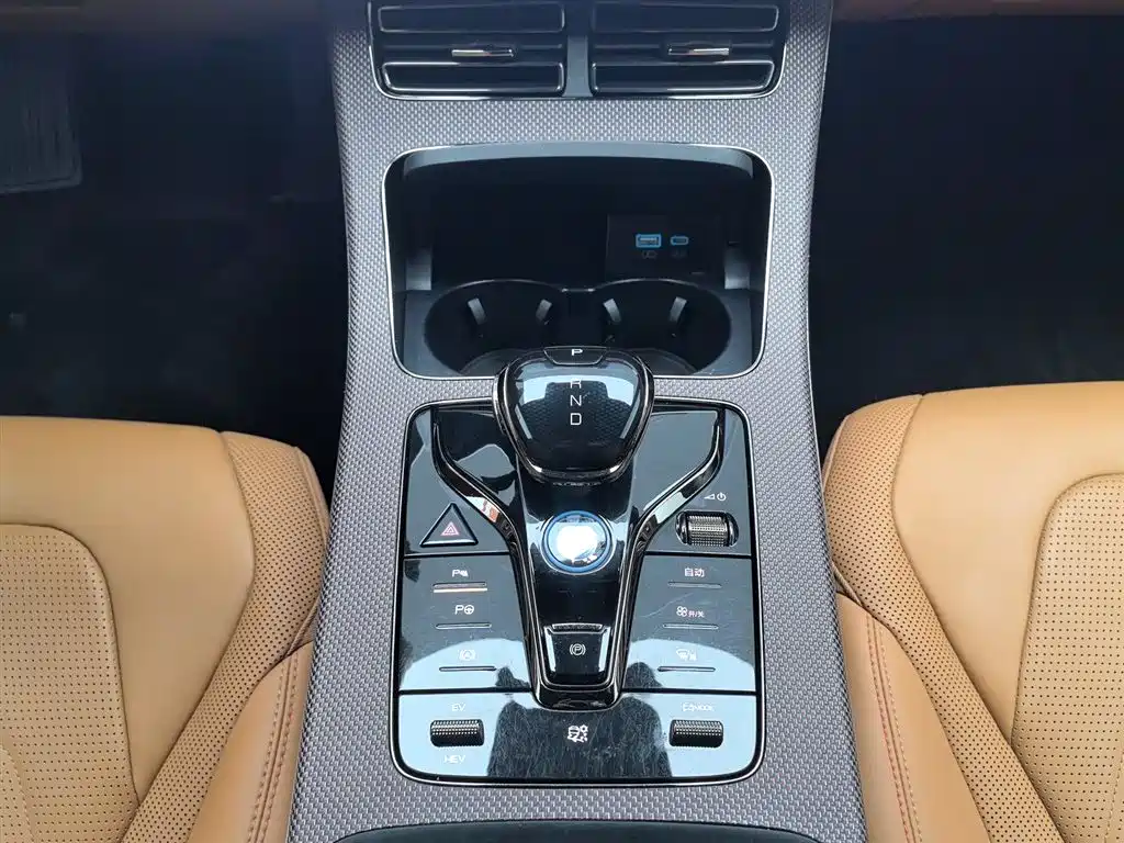 BYD Han 2022 DM-i 242KM Flagship фото 13