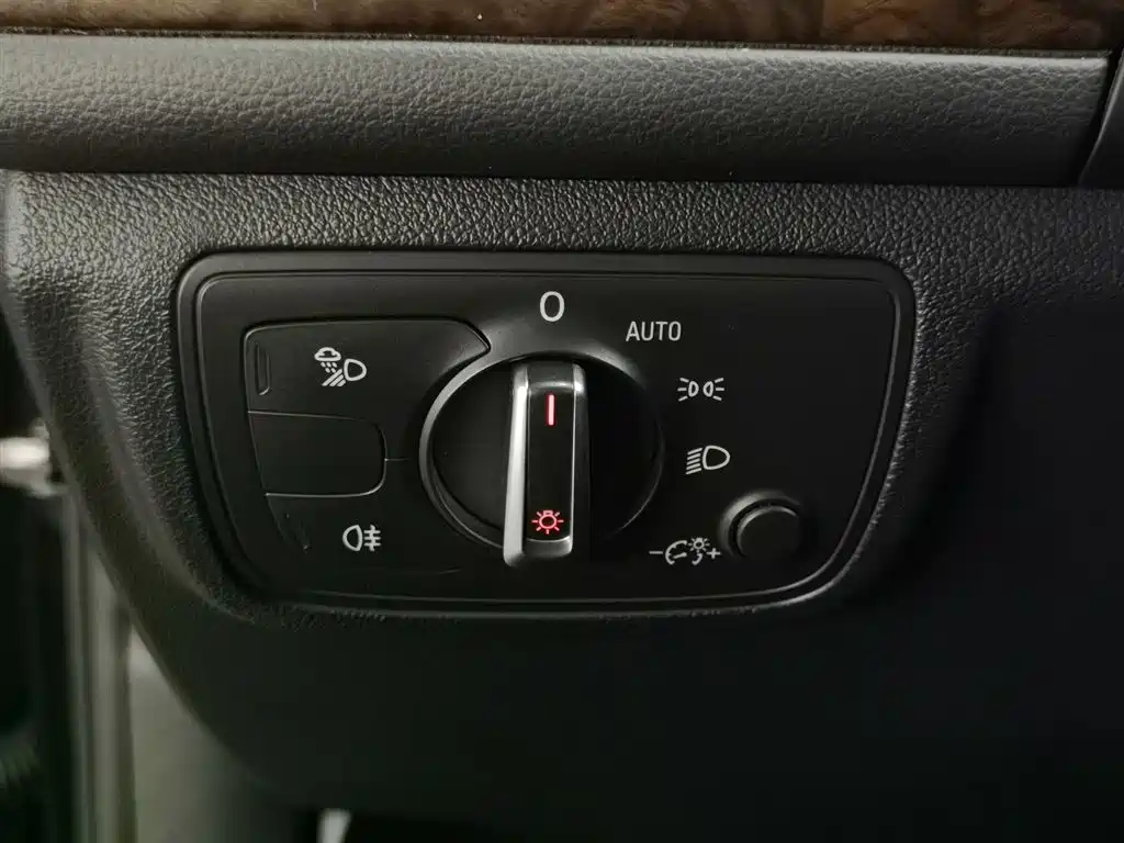 Audi A6L 2014 TFSI Standard фото 21