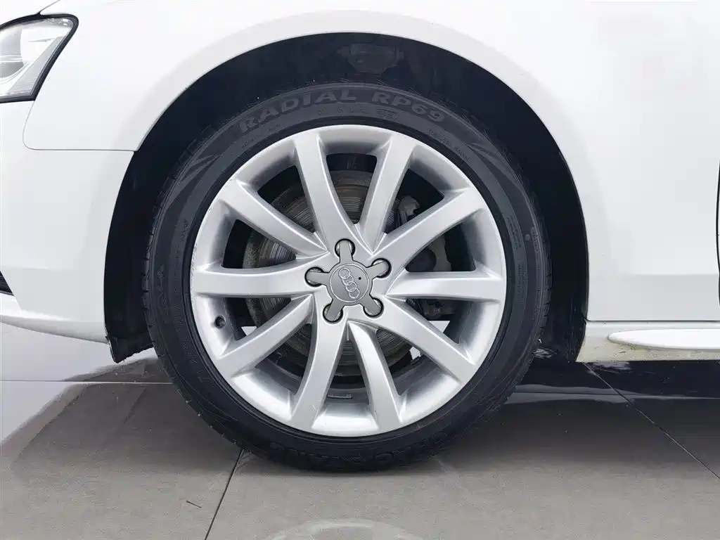 Audi A4L 2013 35 TFSI Automatic Standard фото 17