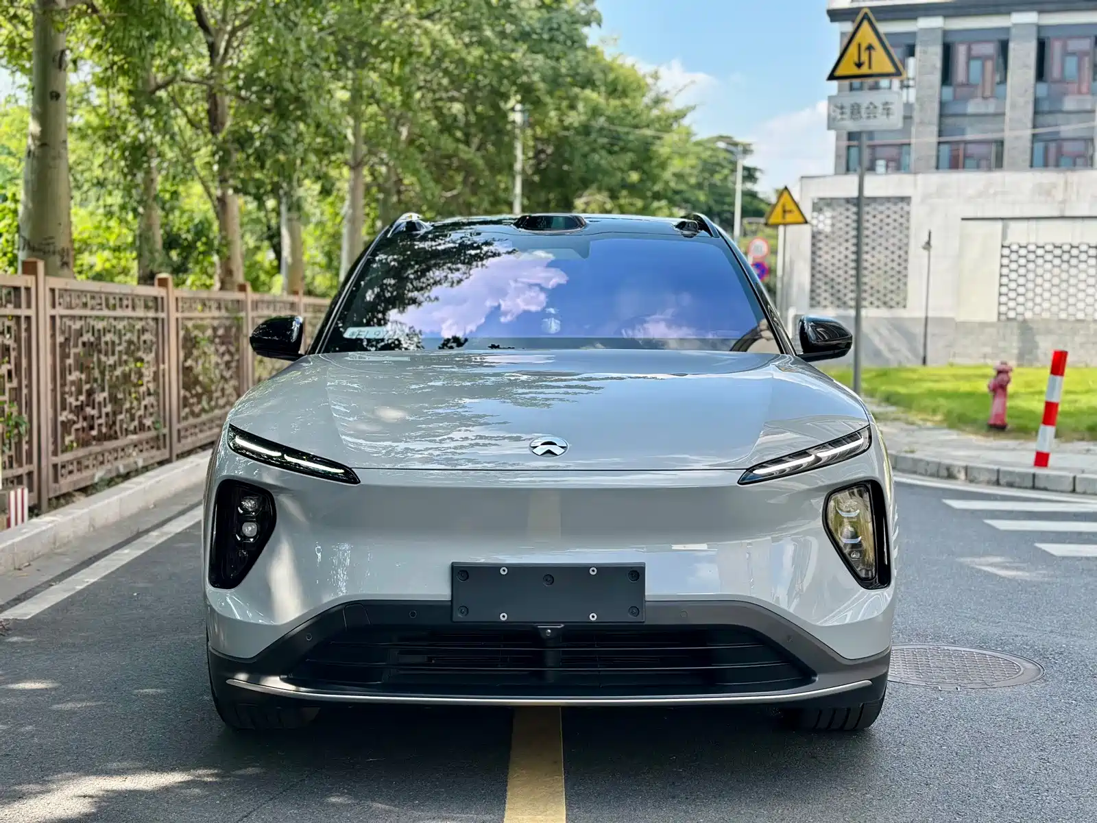 Фото 2 - NIO ES6