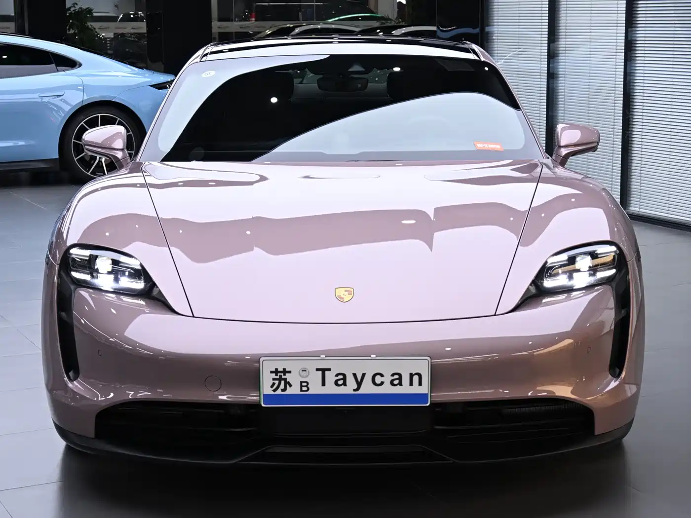 PORSCHE TAYCAN