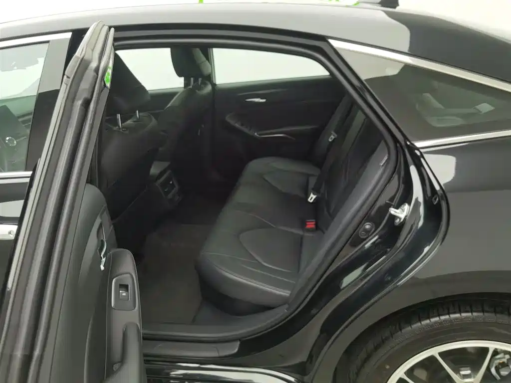 Toyota Avalon 2023 Hybrid 2.5L Luxury Edition фото 15