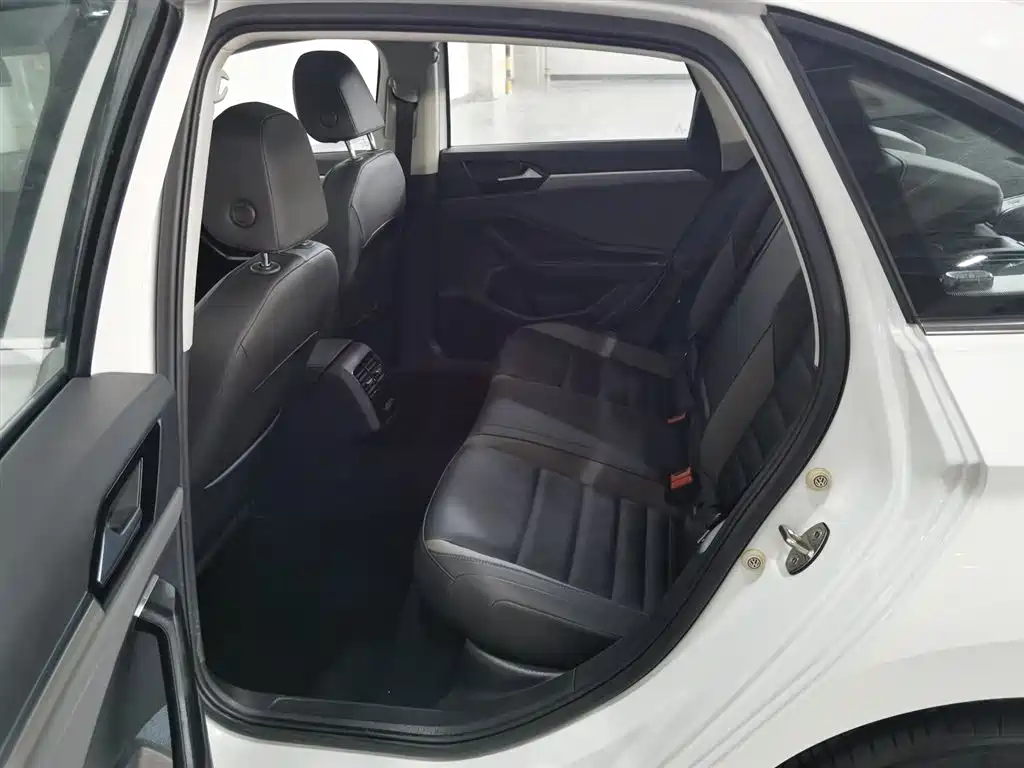 Volkswagen Sagitar 2021 200TSI DSG Surpassing Edition фото 15