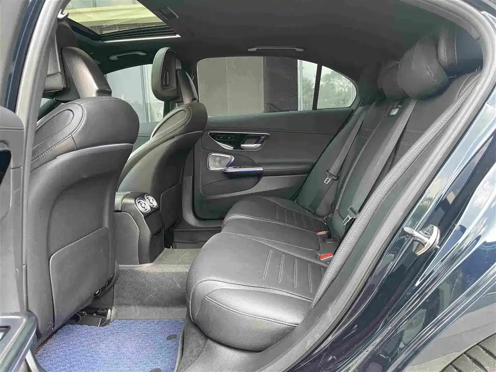 Фото 10 - Mercedes-Benz C-Class
