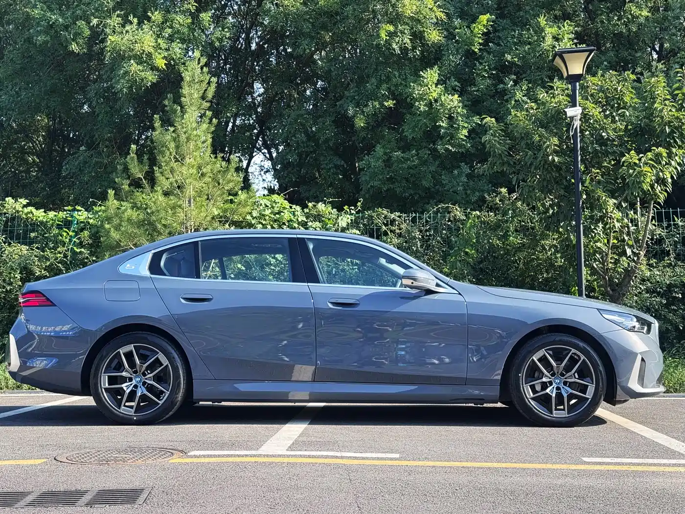 2026 BMW i5