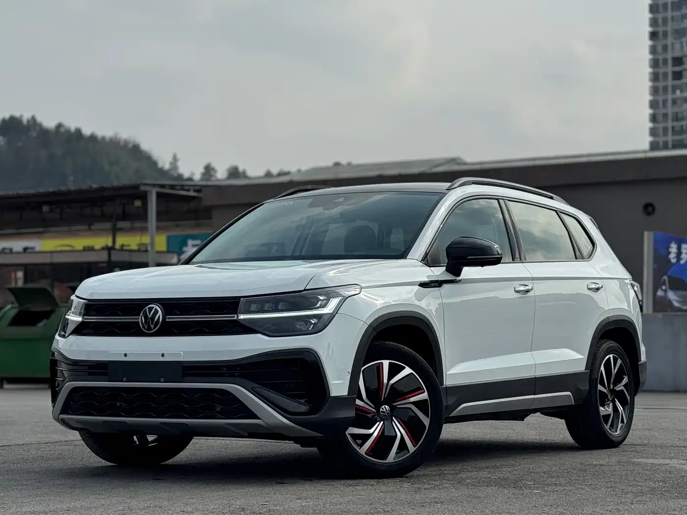 Volkswagen Tharu 2024 300TSI 2WD Moon Premium Edition