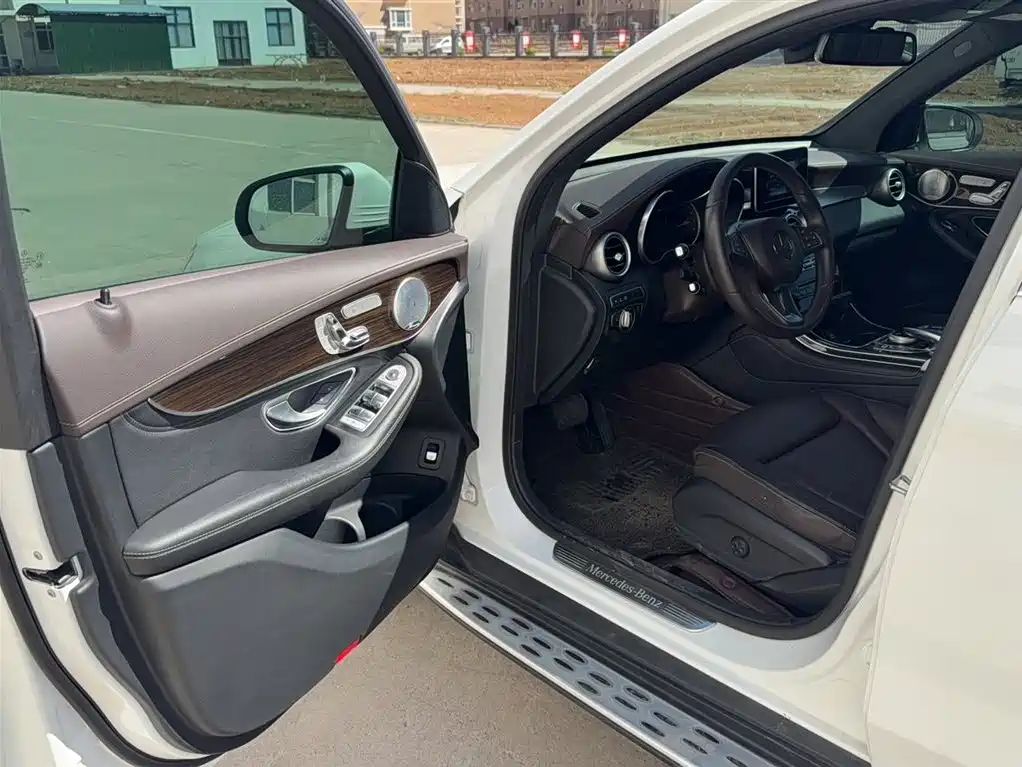Mercedes-Benz GLC 2019 Facelift GLC 260 L 4MATIC Luxury фото 14