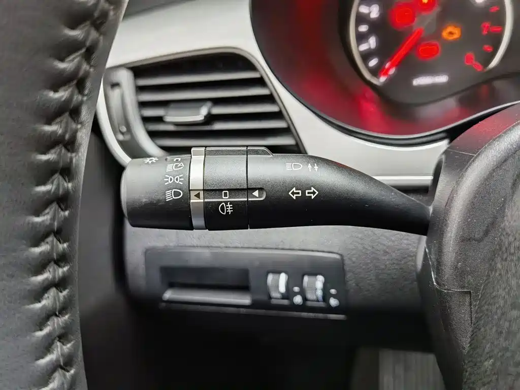 BYD Song MAX 2021 Upgrade 1.5T Automatic Luxury Edition 6-Seater фото 21