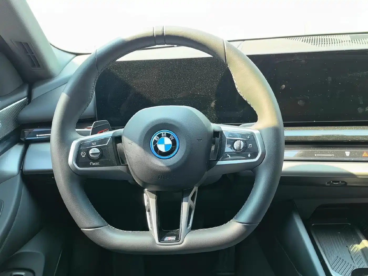 BMW I5