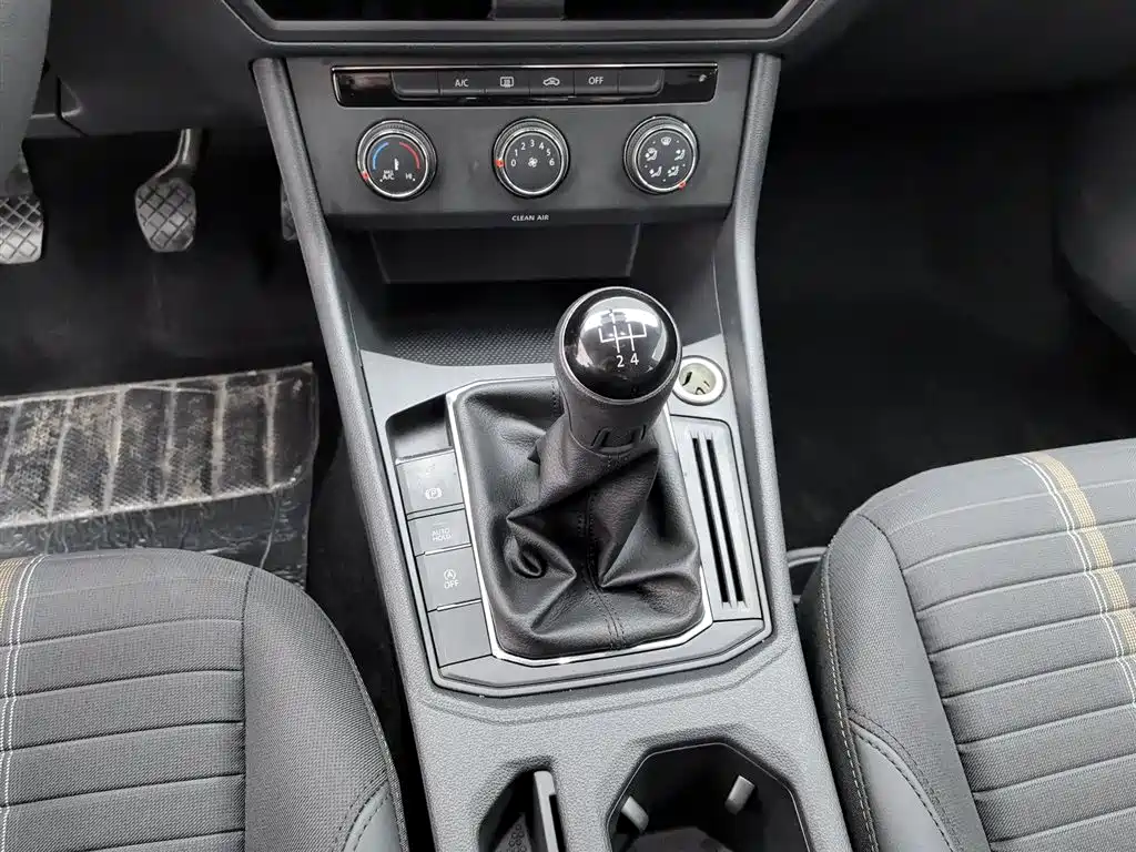 Volkswagen Lavida 2019 1.5L Manual Comfort Edition China VI фото 13