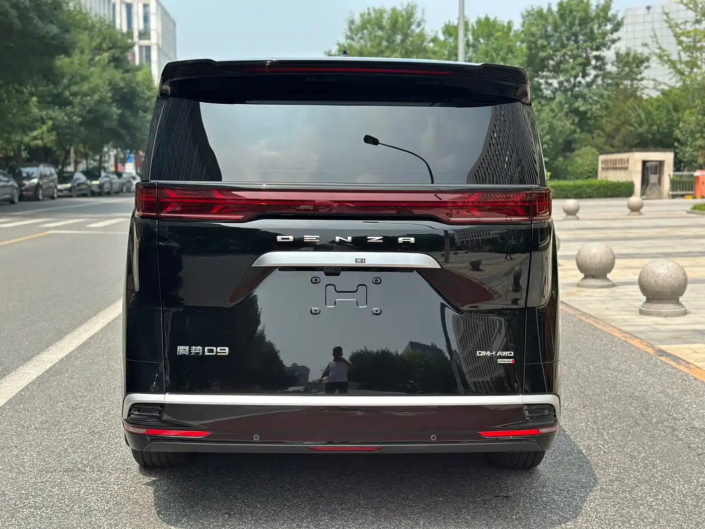 Denza D9 2026 2025 DM-i Smart Drive Edition 1020 AWD Premium