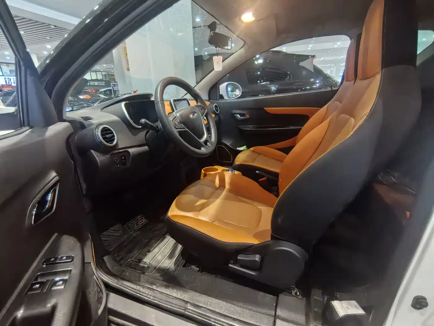 QQ New Energy Little Ant 2019 2018 400 4-Seater Premium Smart Edition