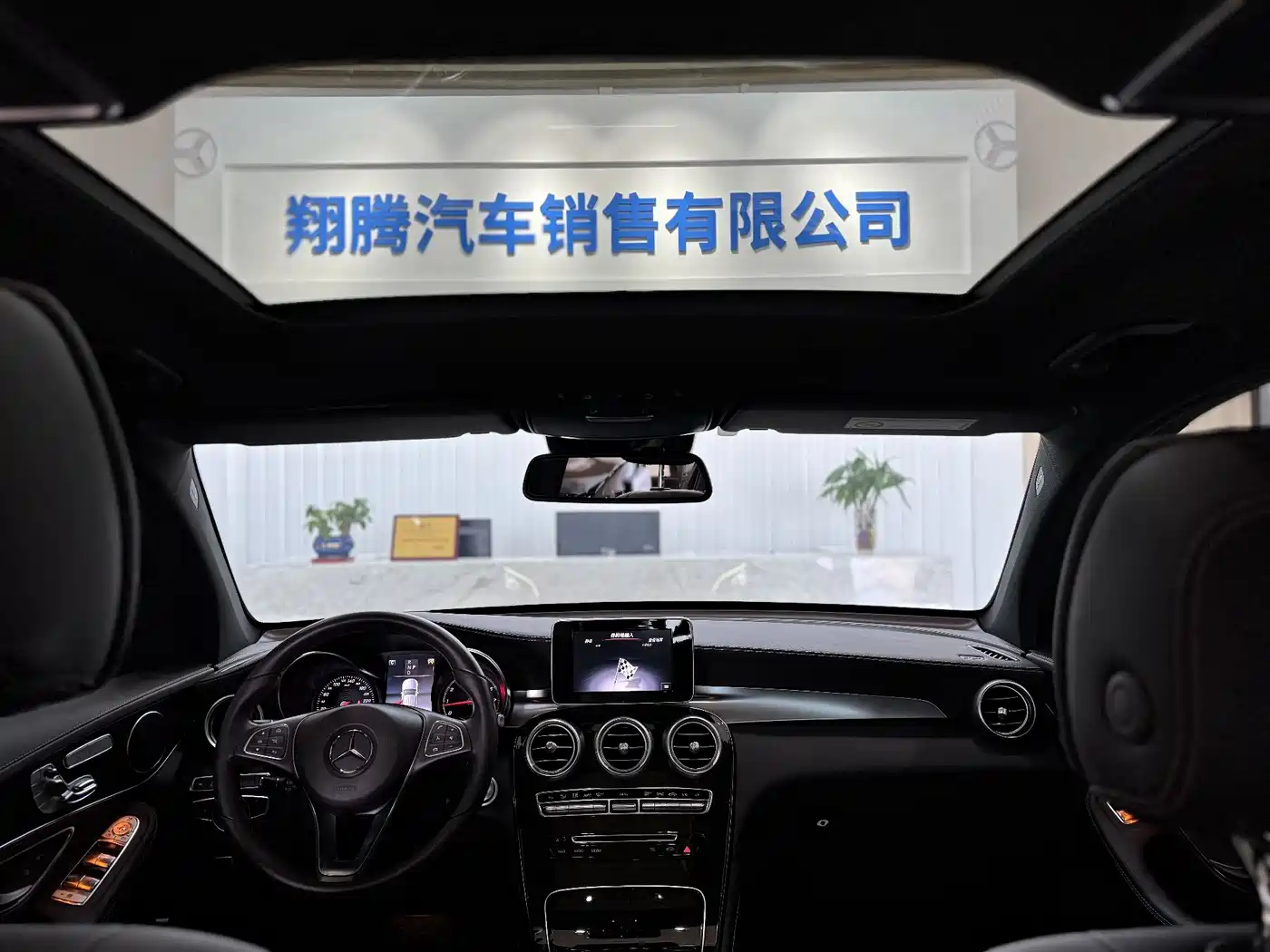 Mercedes-Benz GLC 2019 Facelift GLC 260 L 4MATIC Luxury фото 16