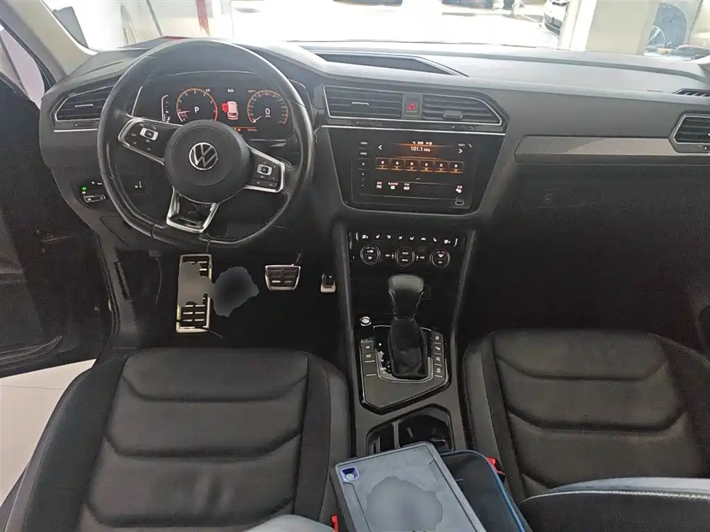 Volkswagen Tiguan L 2021 330TSI Automatic 2WD R-Line Premium фото 6