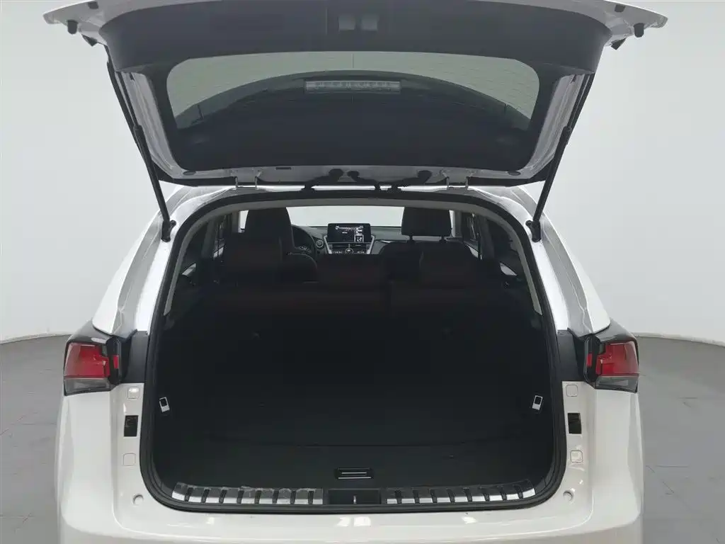 Lexus NX 2017 200 FWD Sharp Edition фото 16