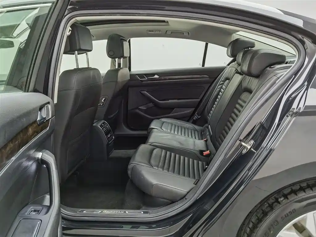 Volkswagen Magotan 2019 330TSI DSG Luxury China V фото 15