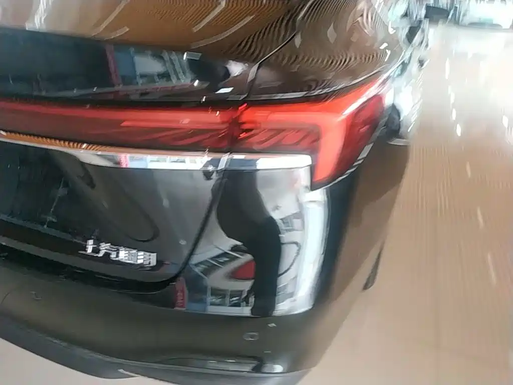 Buick LaCrosse 2025 2026 Model 28T Platinum Edition