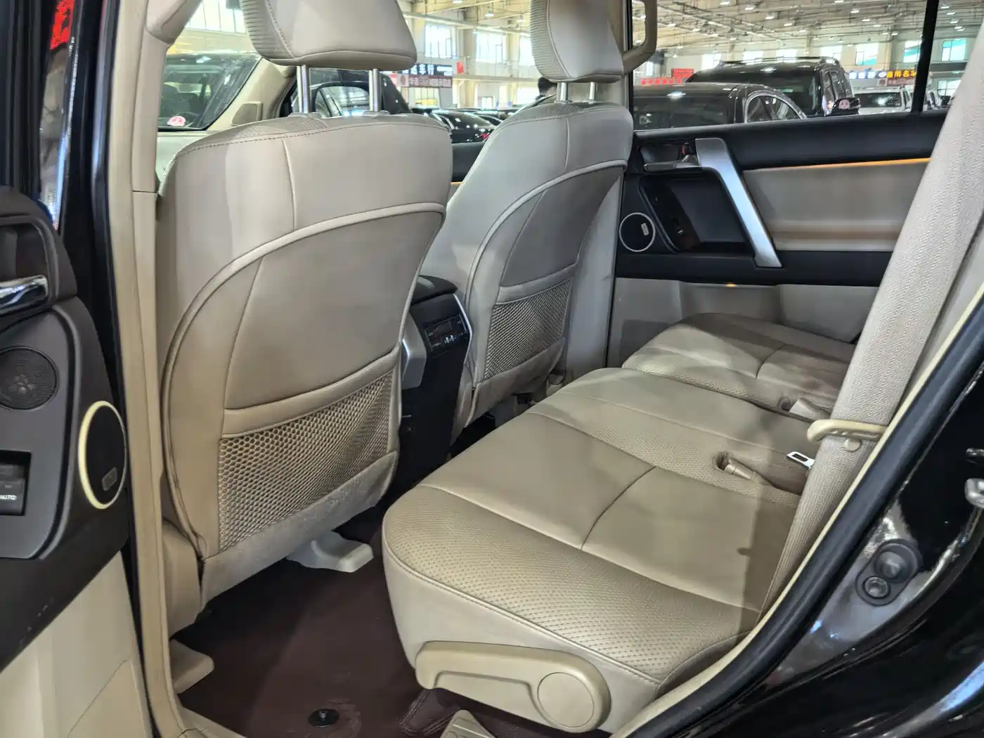 Toyota Prado 2010 4.0L Automatic TX фото 6